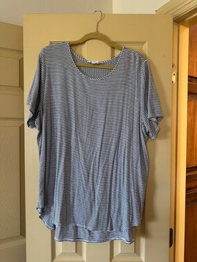 Women’s Striped Short-Sleeve Tee in Black and White